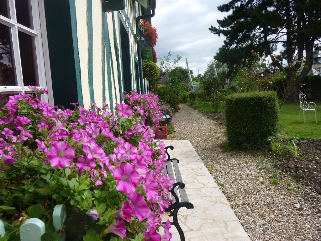 Bed and Breakfast Chambre D'Hotes Au Fil De L'Eau Jumièges Exterior foto